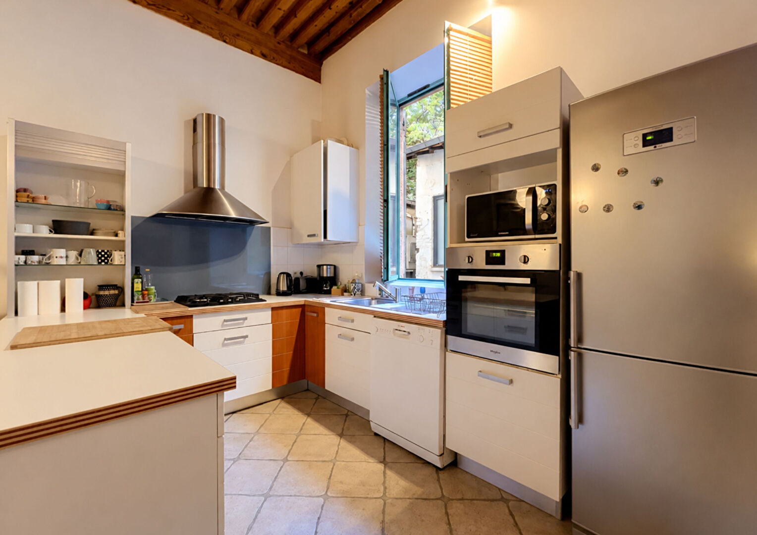 ATELIER – T3bis meublé de 54.28m² carrez et 74.71m² au sol – CROIX ROUSSE