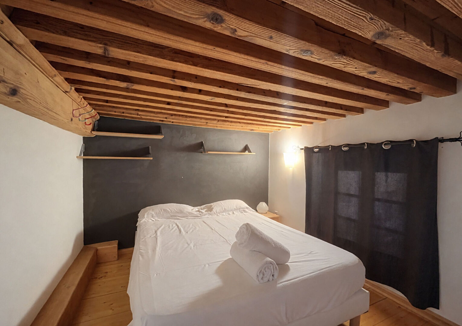ATELIER – T3bis meublé de 54.28m² carrez et 74.71m² au sol – CROIX ROUSSE