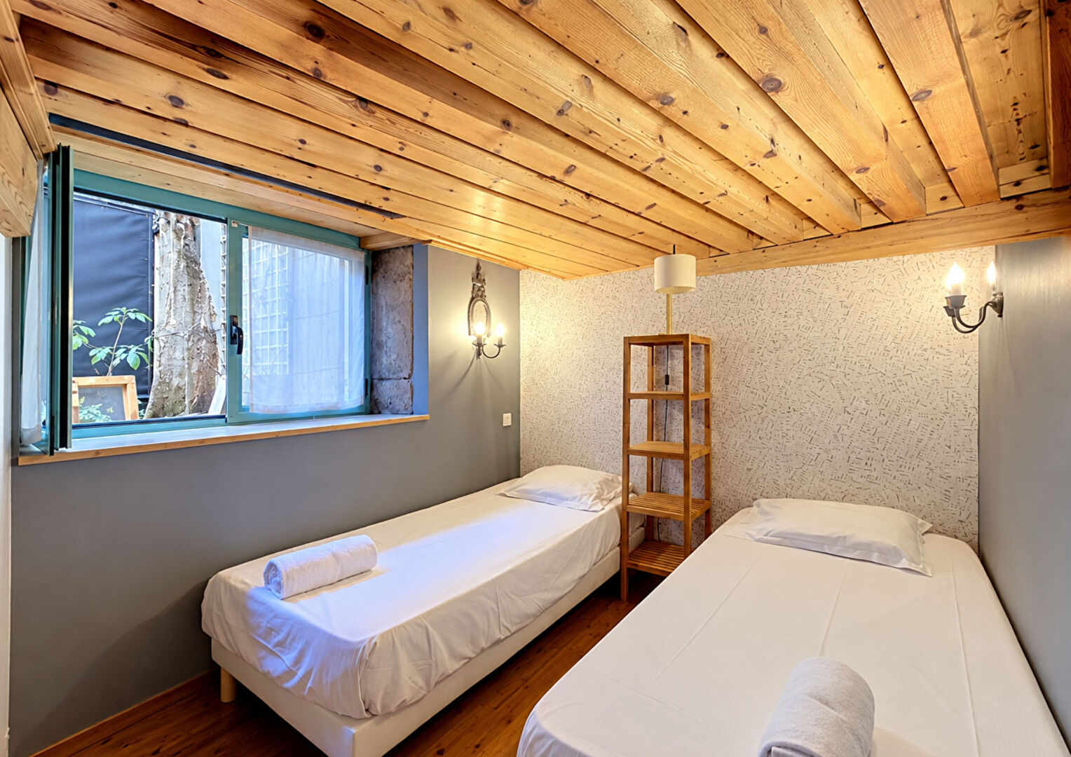 ATELIER – T3bis meublé de 54.28m² carrez et 74.71m² au sol – CROIX ROUSSE