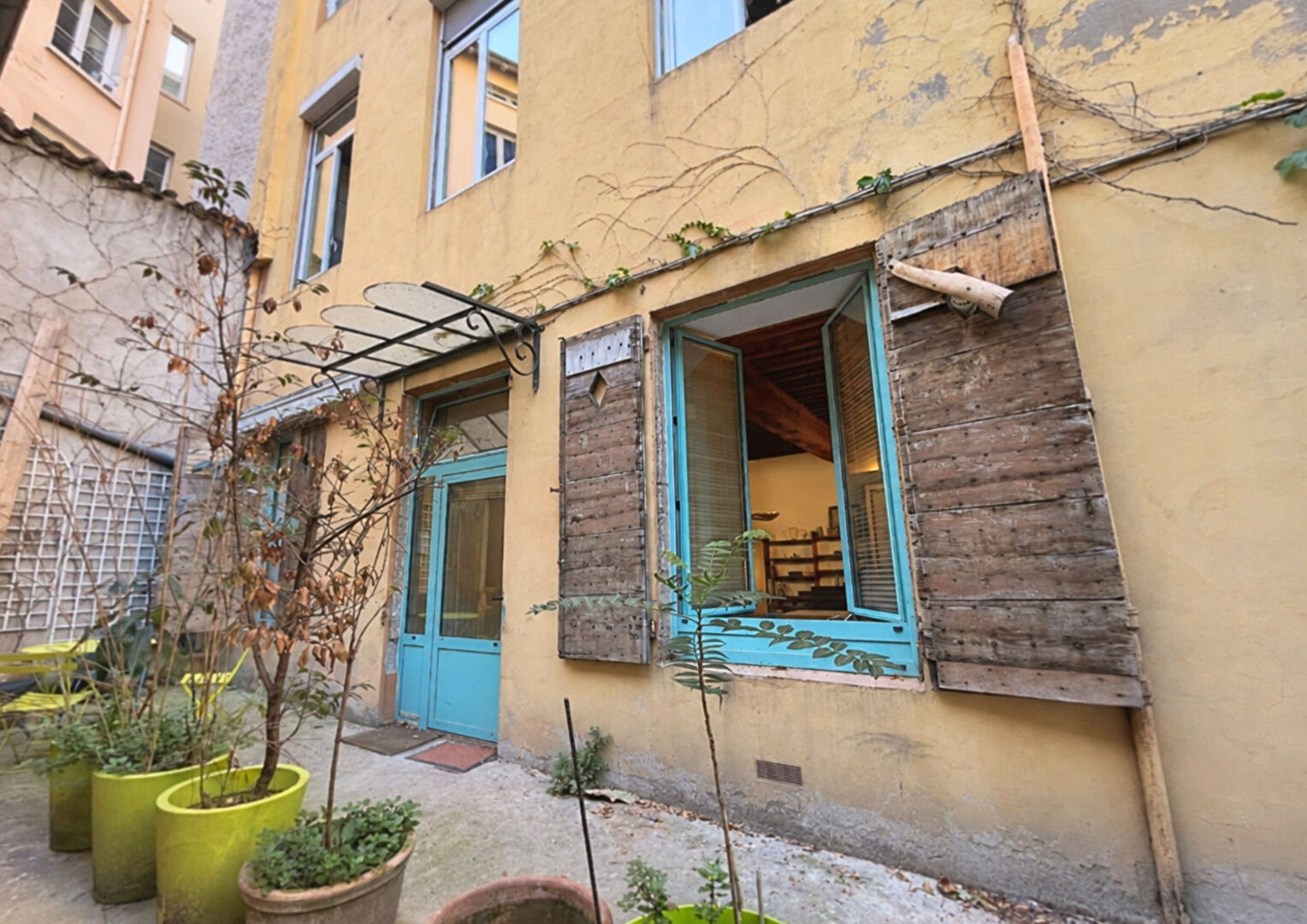 ATELIER – T3bis meublé de 54.28m² carrez et 74.71m² au sol – CROIX ROUSSE